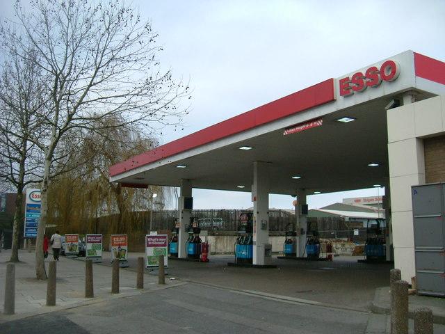 The Rise and Fall of UK Garage Underground