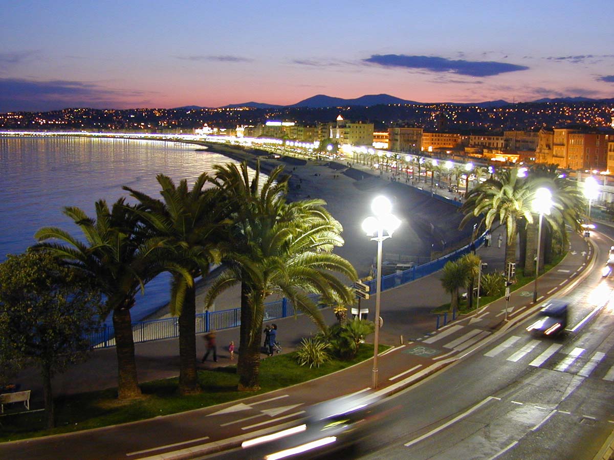 Nice-night-view-with-blurred-cars 1200x900