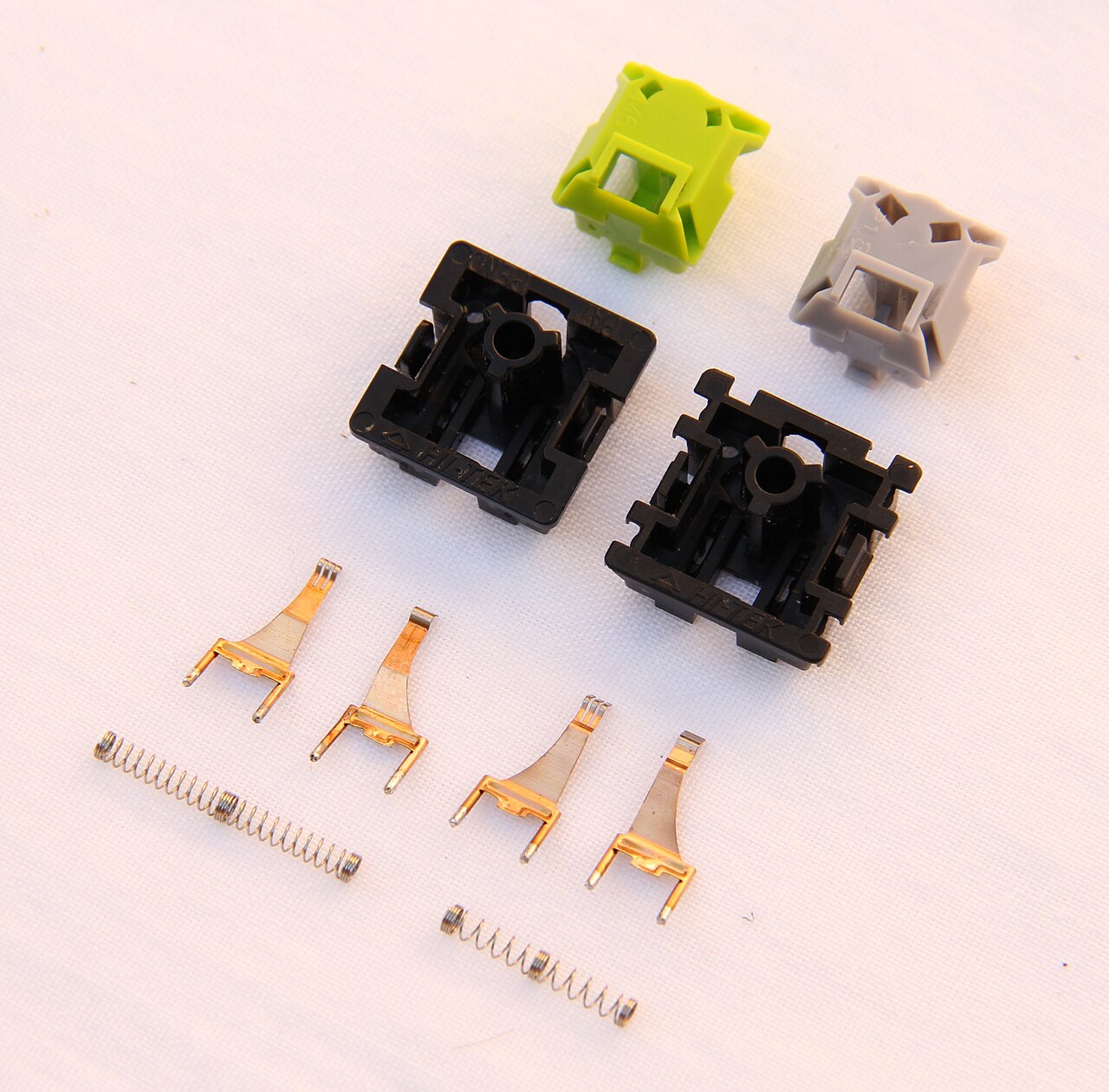 Hi-Tek Linear (Left) vs Hi-Tek Tactile (Right) - Exploded.jpg