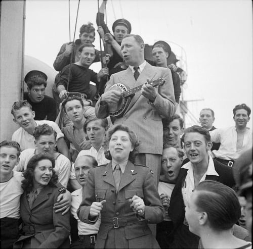 George Formby - When I'm Cleaning Windows single cover
