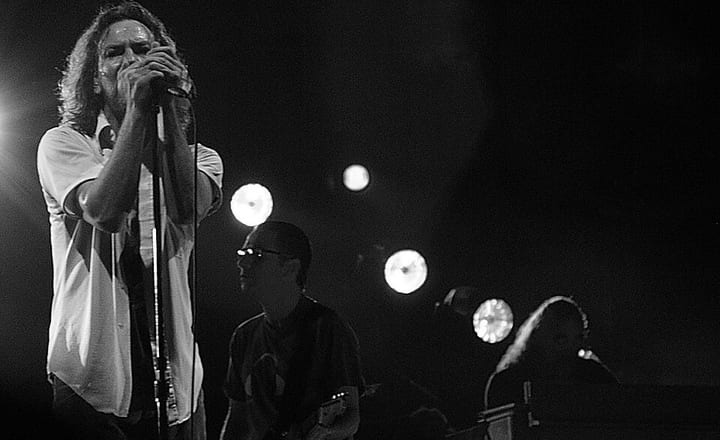 Pearl Jam live, Eddie Vedder on stage