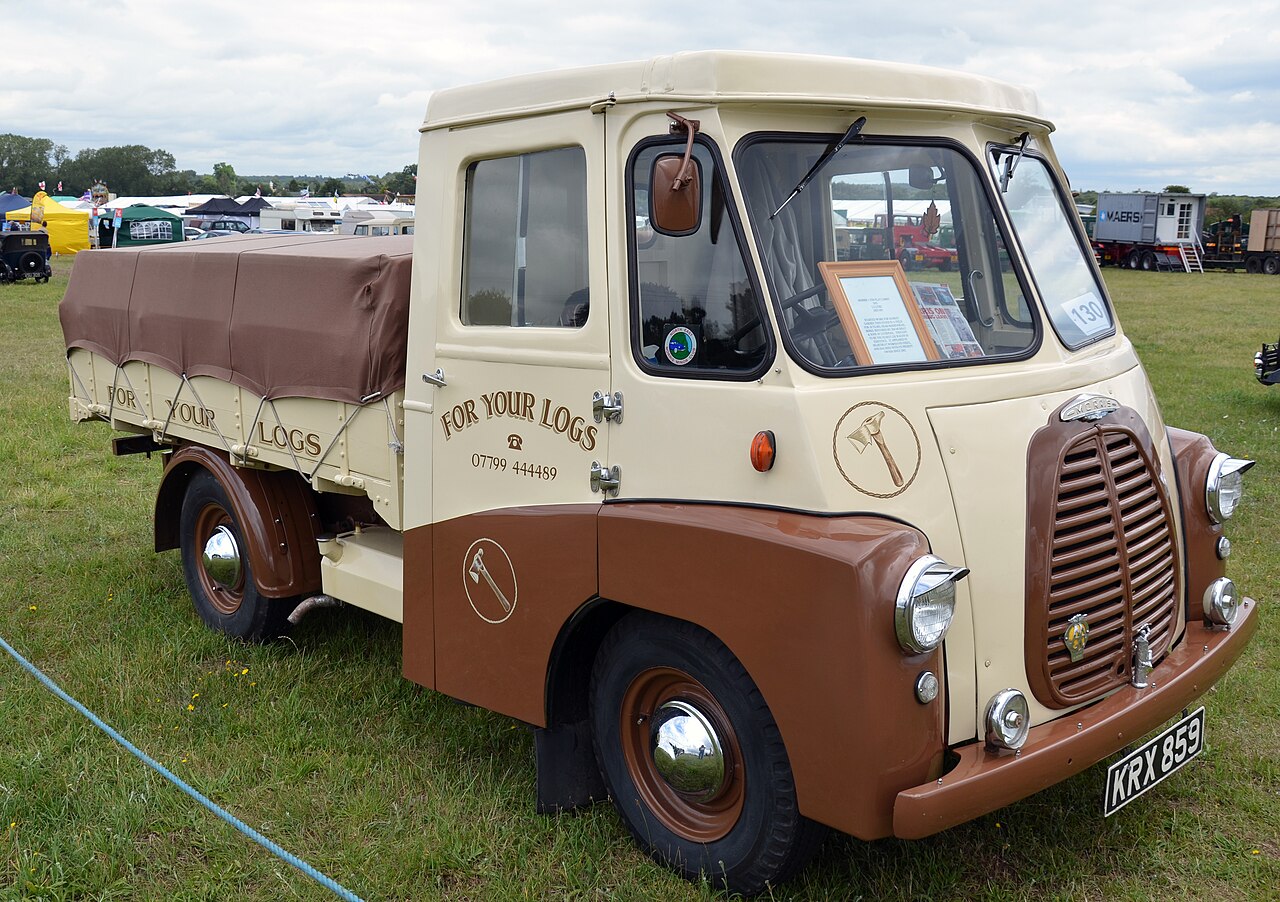 1955 Morris LD 1 ton flatbed lorry (5948282752).jpg