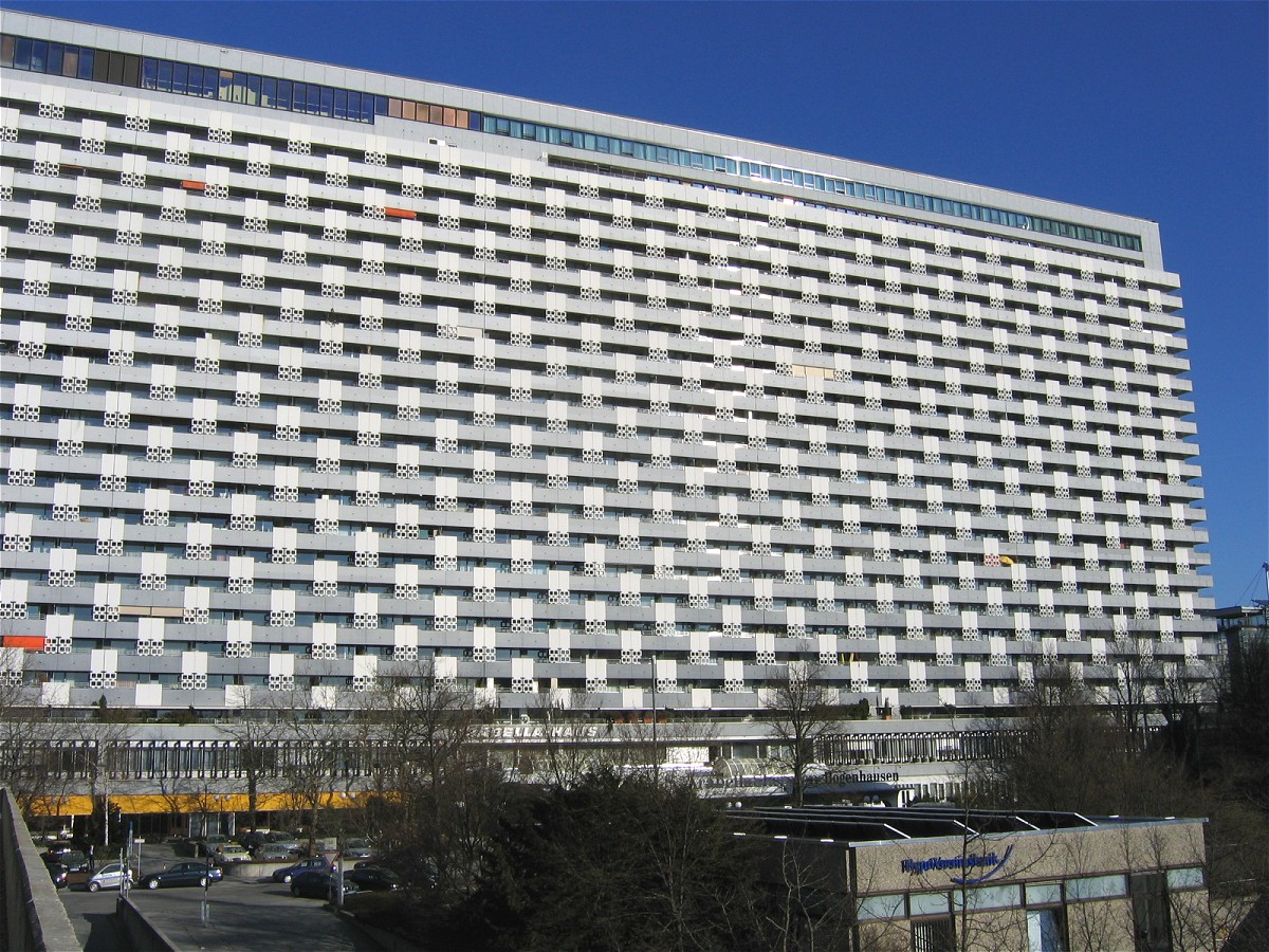 Arabella-Haus Muenchen-1.jpg