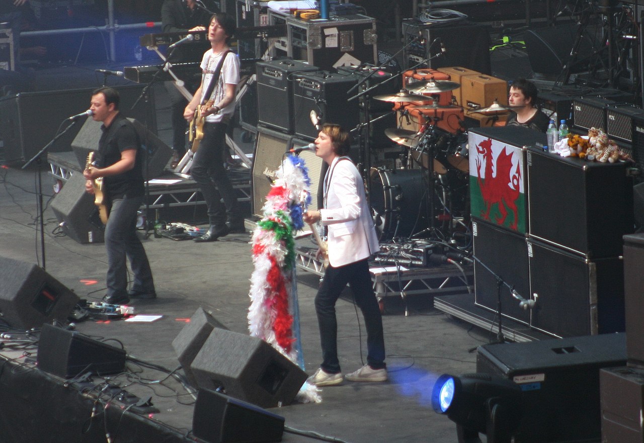 Manic Street Preachers - Cardiff June 2010.jpg