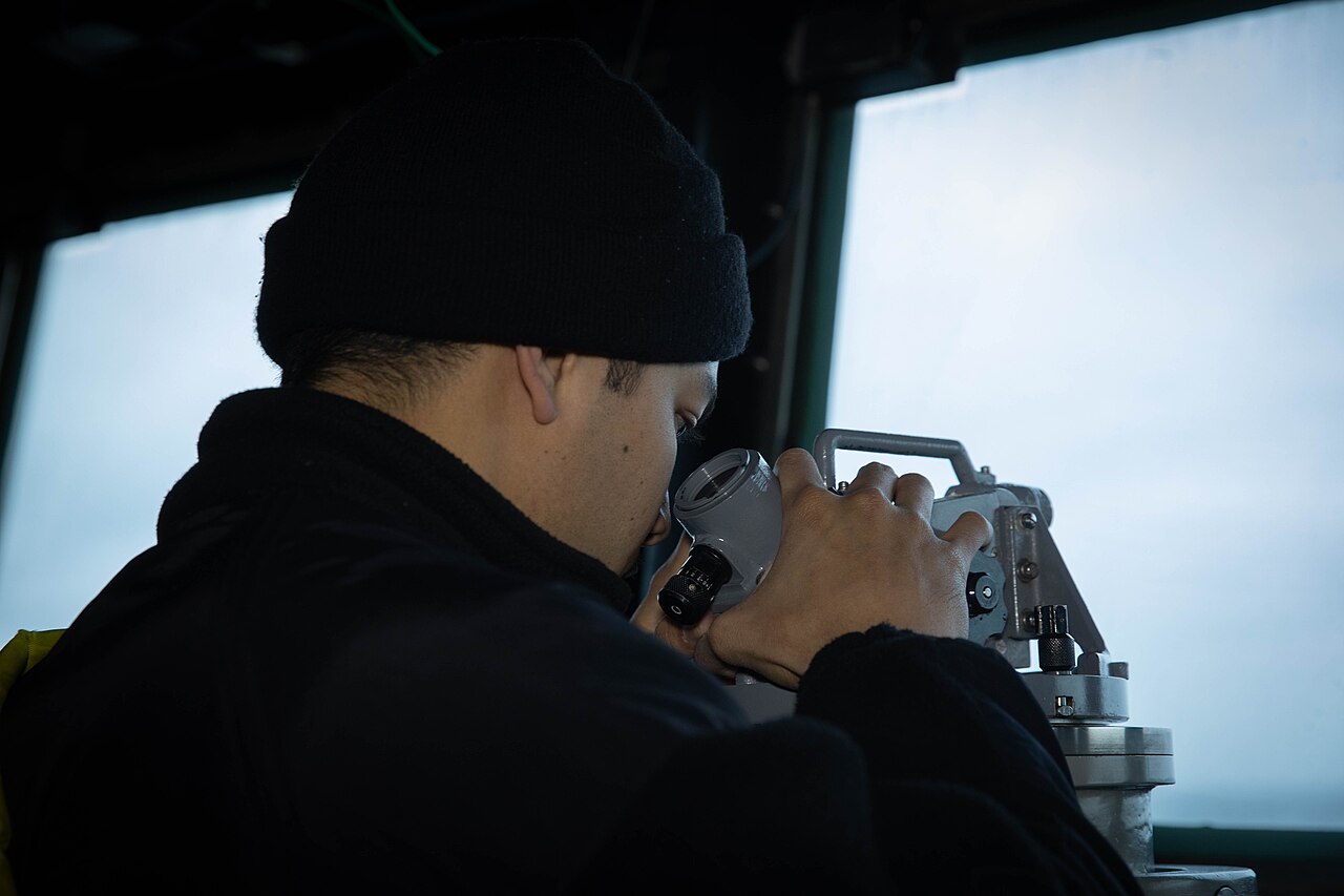 USS Paul Ignatius Sails the English Channel (8288687).jpg