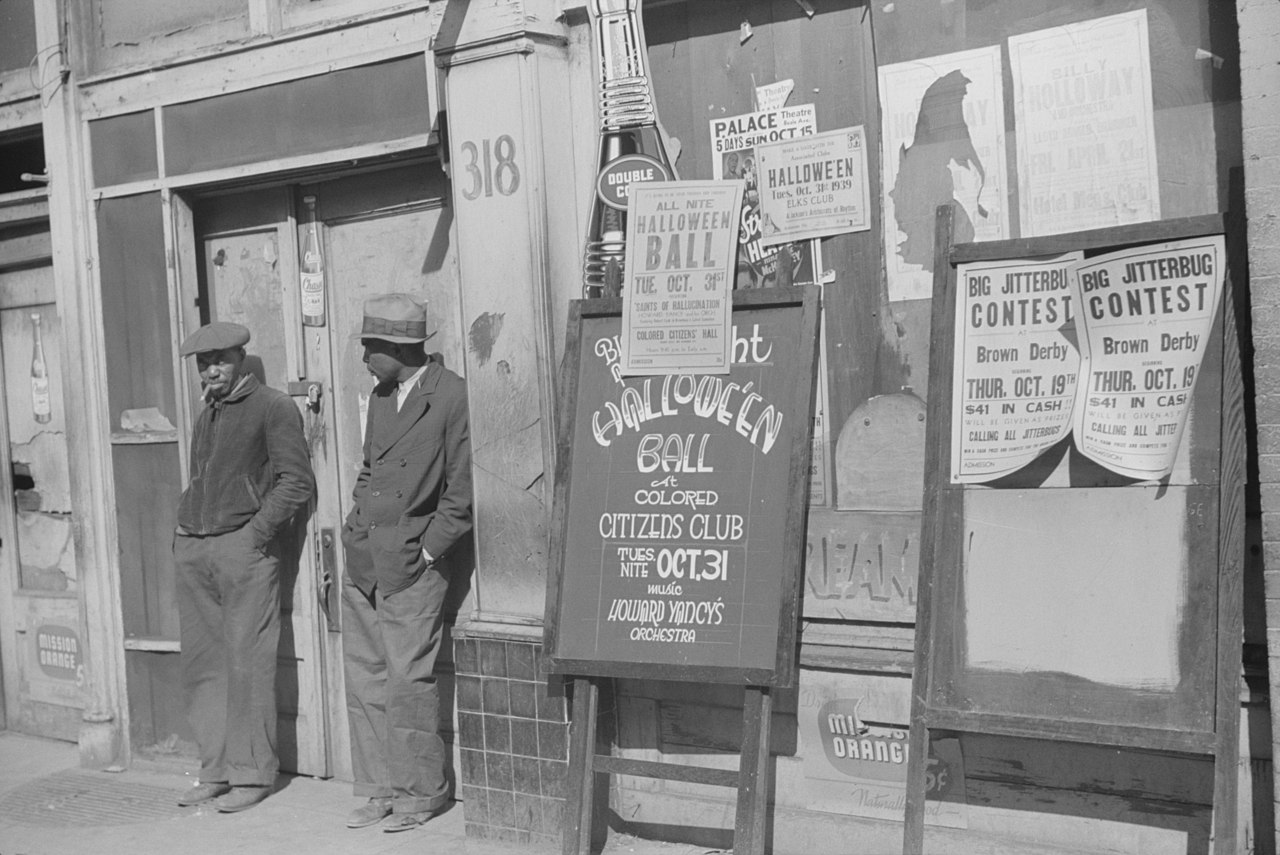Memphis, Tennessee, Beale Street, October 1939. (3110571760).jpg
