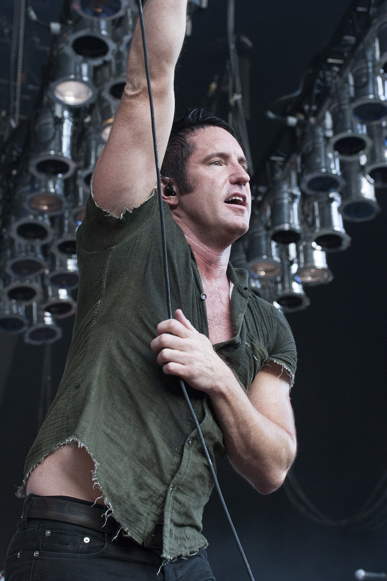 Trent Reznor with Nine Inch Nails -- California, 21 May 2009.jpg