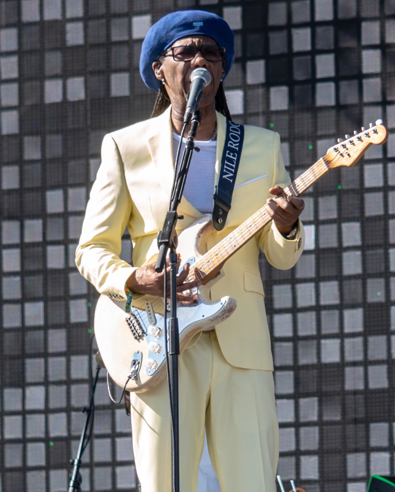 Nile Rodgers Coachella18W1-174 (42013481142) (cropped).jpg