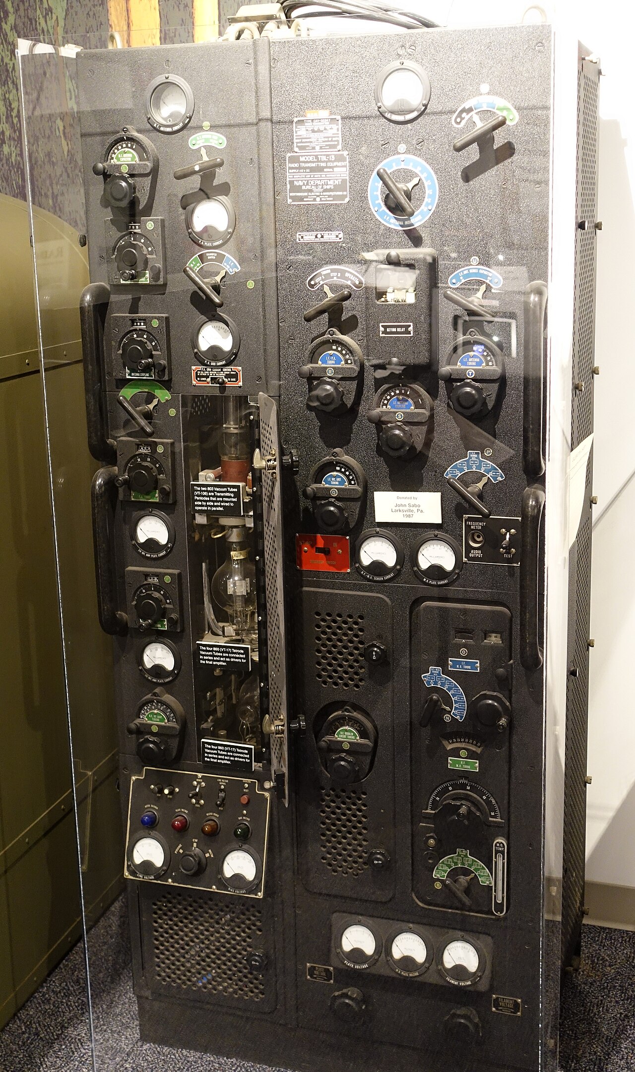 Radio Transmitter Model TBL-13, US Navy, Westinghouse - National Electronics Museum - DSC00251.JPG