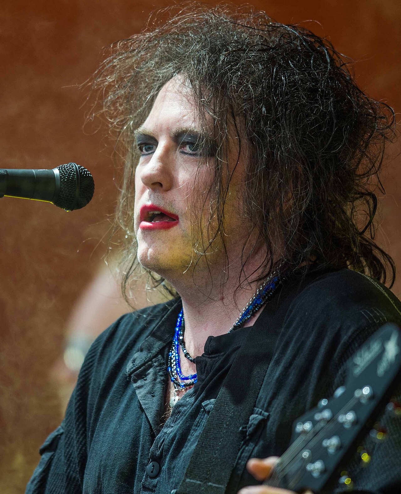 Robert Smith (musician) crop.jpg