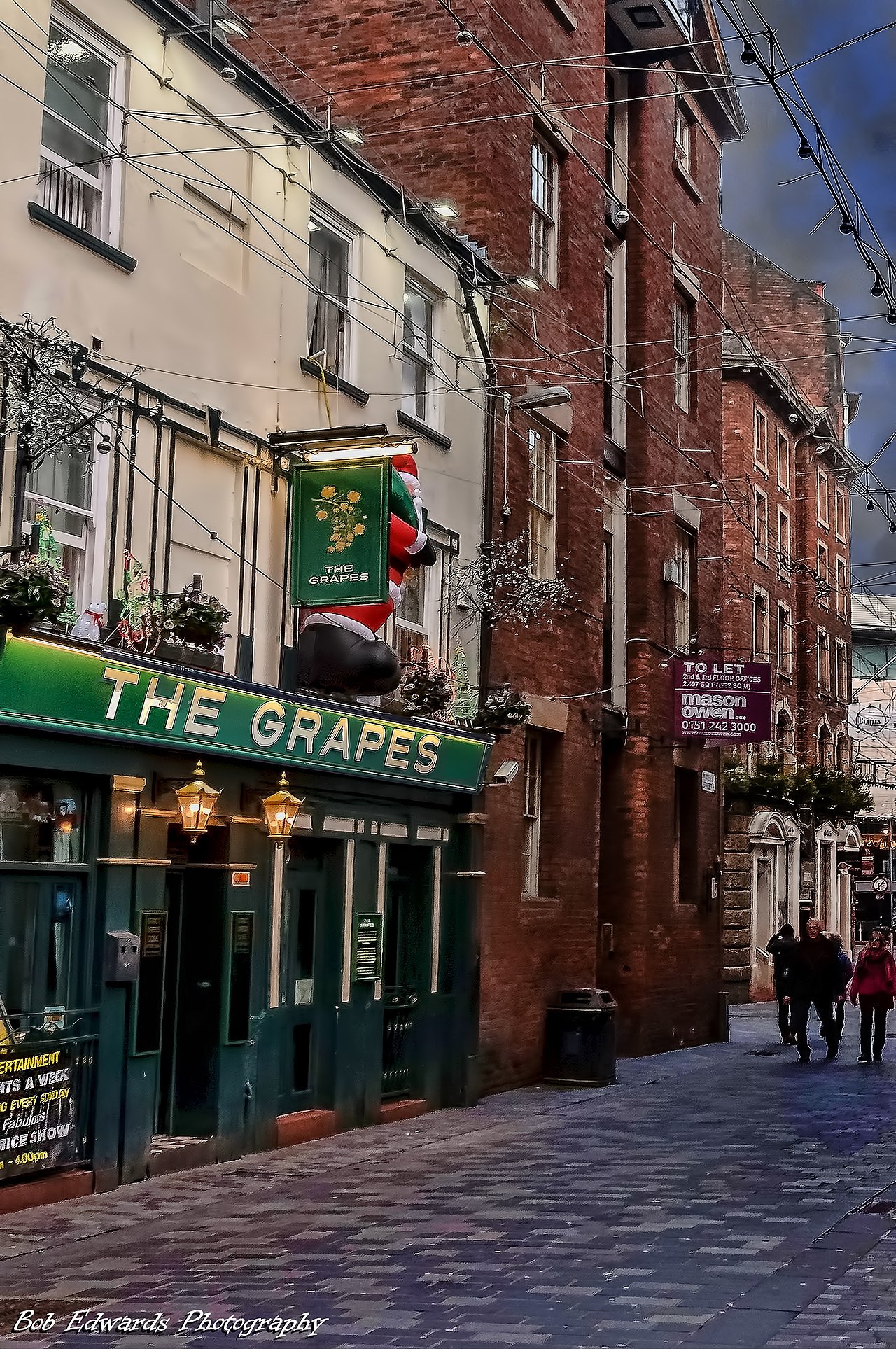 The Grapes, Mathew Street, Liverpool (2016-01-06 15.49.09 by Bob Edwards - 23590428083).jpg